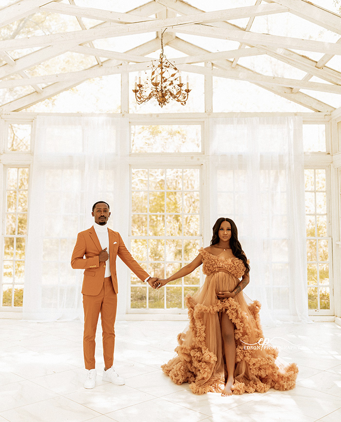 book a maternity photographer in los angeles